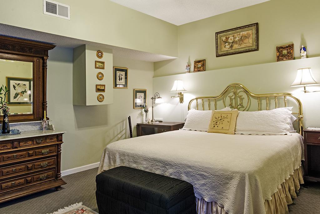 Rose Manor Bed & Breakfast New Orleans Room photo
